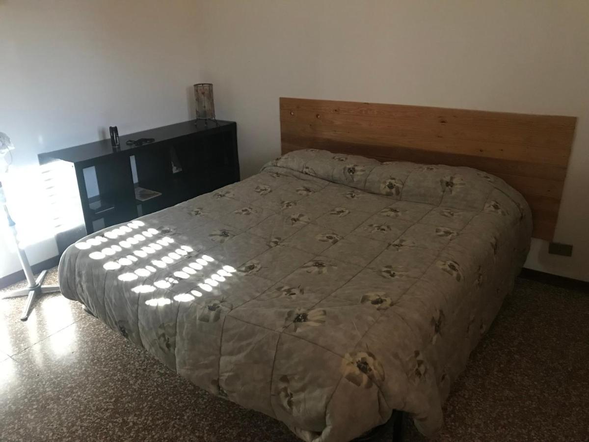 Appartamento 4 Posti Letto In Zona Tranquilla E Ben Servita, Un Matrimoniale E Un Divano Letto Matrimoniale Facebook Massimo Bobo Aquili 볼로냐 외부 사진